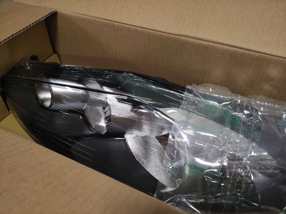Faróis frontais fundo preto para FORD FIESTA JR8.