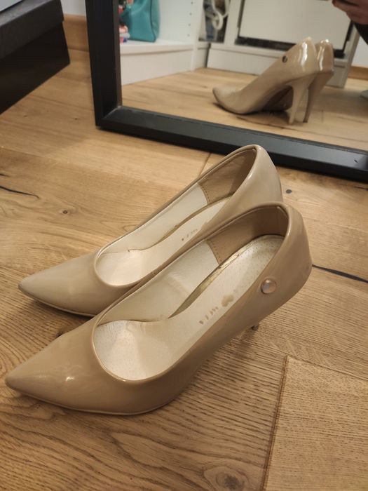 Szpilki lakierowane 37