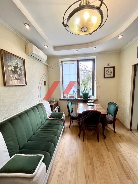 Без% Продаж 3к 70м2 з ремонтом Сталінка 3 пов Лондонська (Пітерська) Єреванська Солом'янка