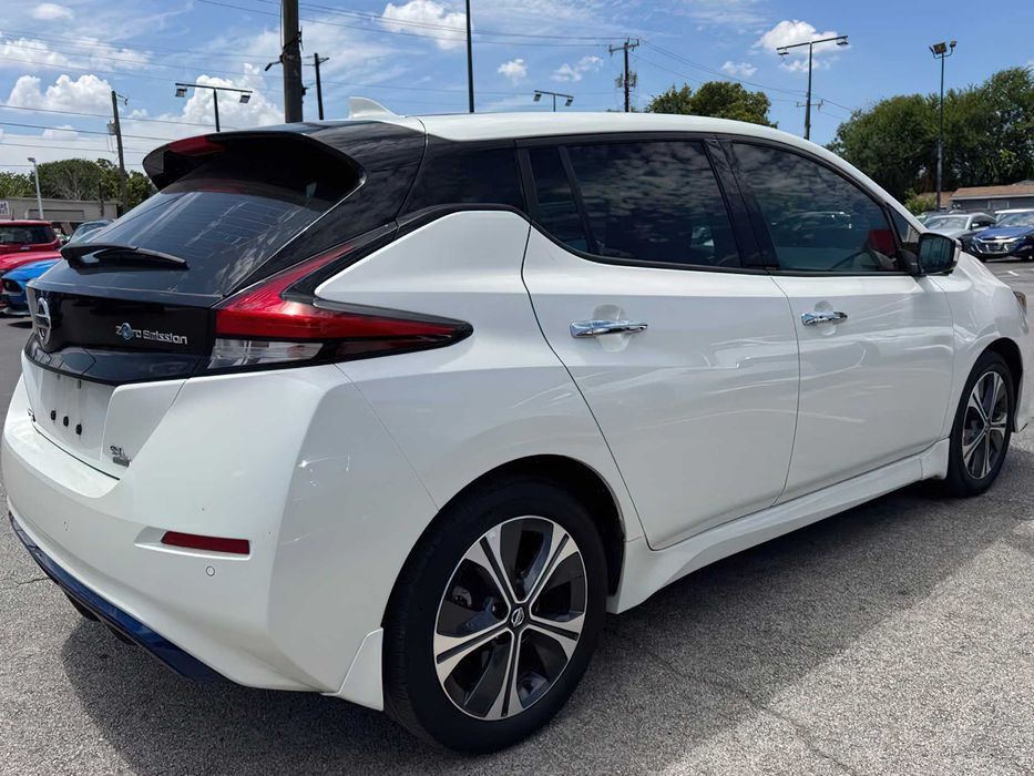 Nissan LEAF SL Plus      2022
