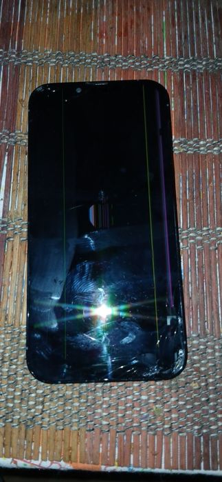 IPhone 13 pro ecrã partido