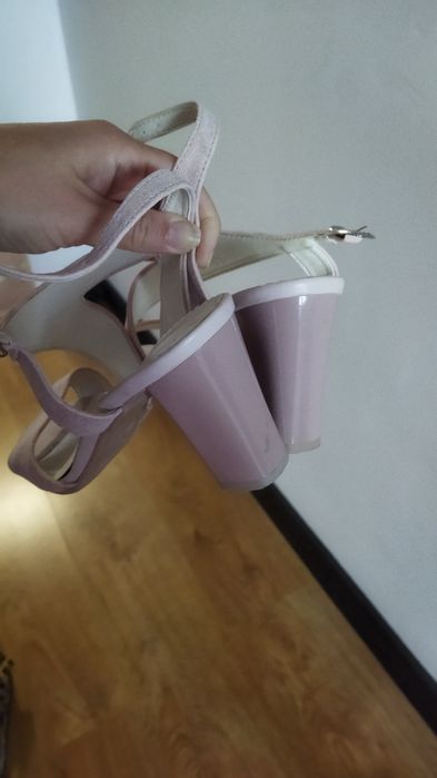 Buty na obcasie stan bardzo dobry