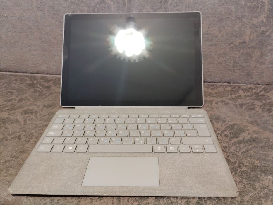 Microsoft Surface 5 Pro [m3,4ram]