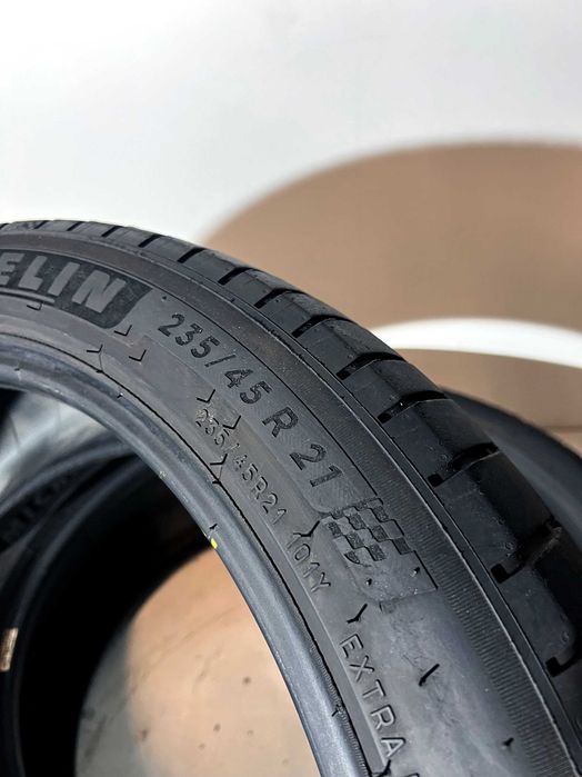 Pneus Michelin Pilot Sport 4S - 235/45/21 - Como NOVOS
