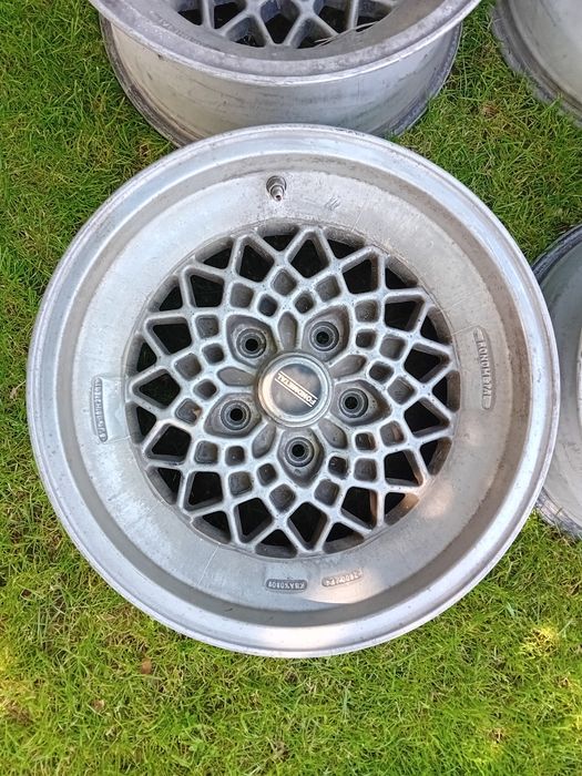 Felgi Fondmetal  16" 8j et11  BMW E34 E36 E30 E28 E24 bbs mahle oz mesh