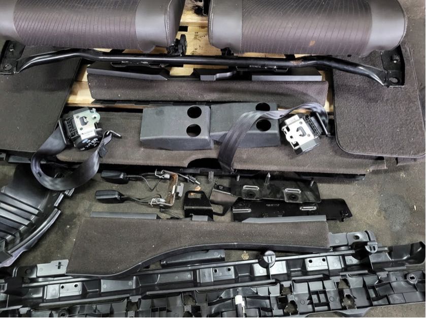fotel fotele iii rzędu boczki tapicerka pasy kpl RENAULT SCENIC III