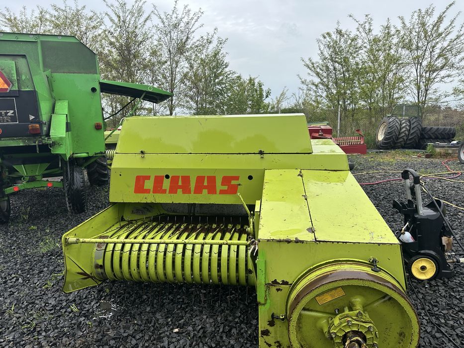 Прес-підбирач Claas Markant 40