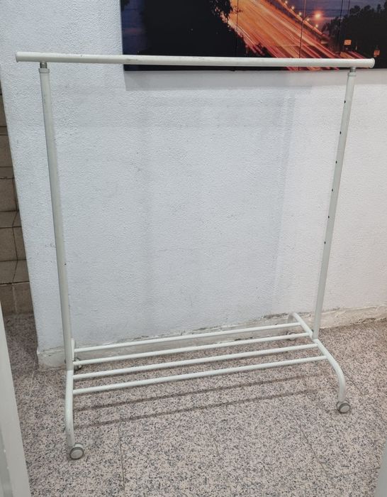 Cabide Metálico de Roupa