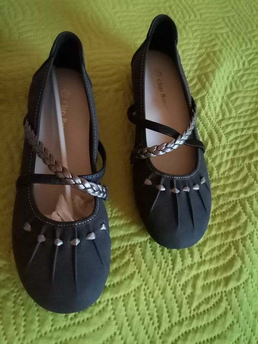 Szare baleriny Clara Barson