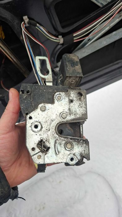 Zamek Drzwi BMW E36 Coupe prawy przód