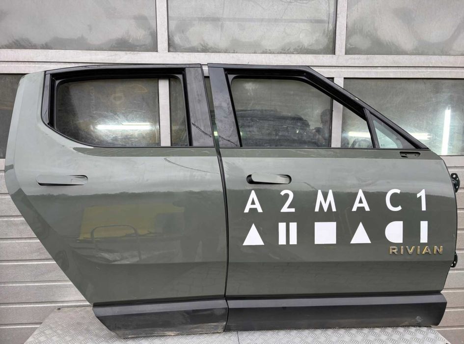 RIVIAN R1T R1S бампер з розборка б/у запчаастини шрот РІВІАН