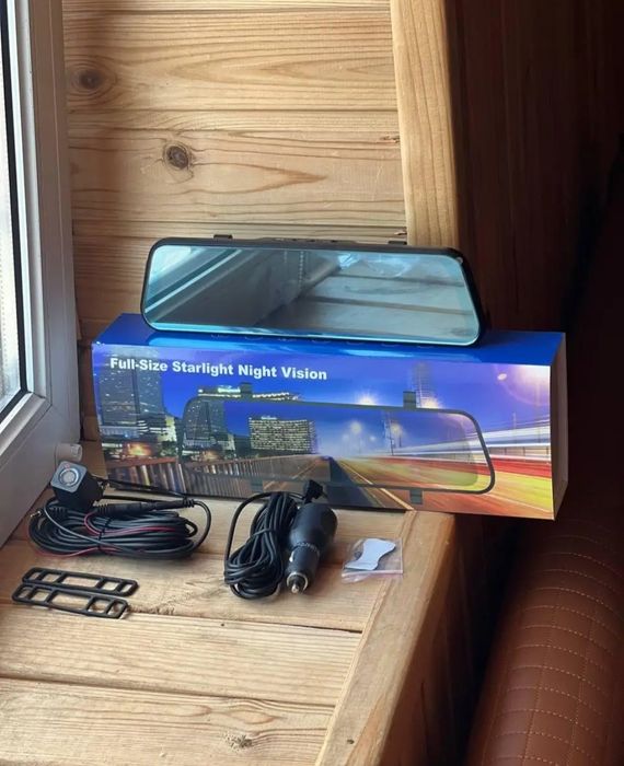 Видео регистратор + камера заднего вида.