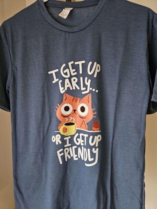Várias T-shirts novas tamanho S