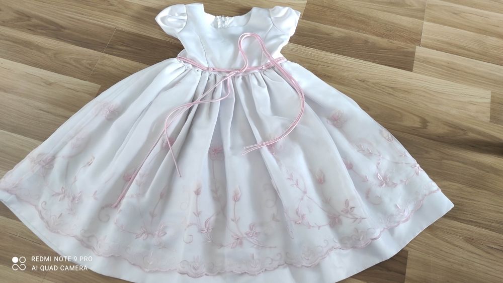 Sukienka rozmiar 128  biała + buty rozmiar 34