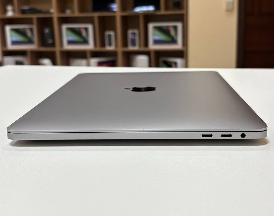 Ноутбук Macbook Pro 13 2020 i5 32 RAM/ 512 SSD