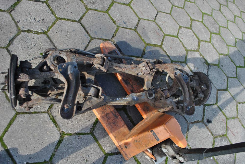 Tylna belka  Opel Insignia 4x4