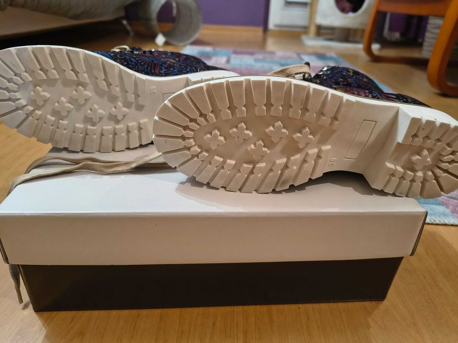 Ocieplane traperki botki timberki - skóra naturalna.