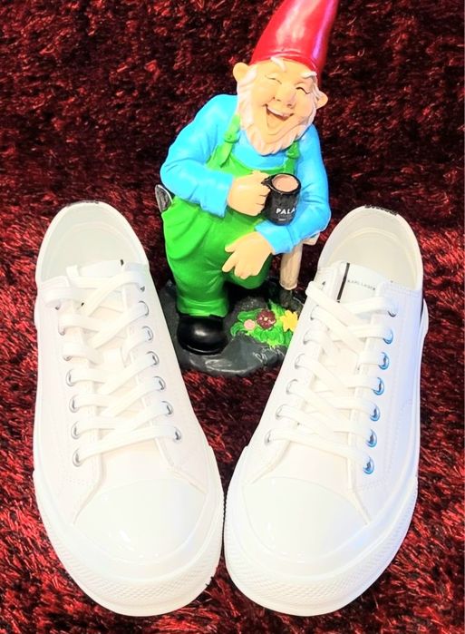 Sapatilhas KARL LAGERFELD. couro. Tamanho 40. 200€