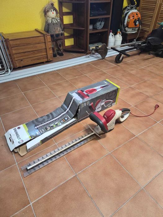 Corta-sebes elétrico Sterwins 550W 61 cm com caixa