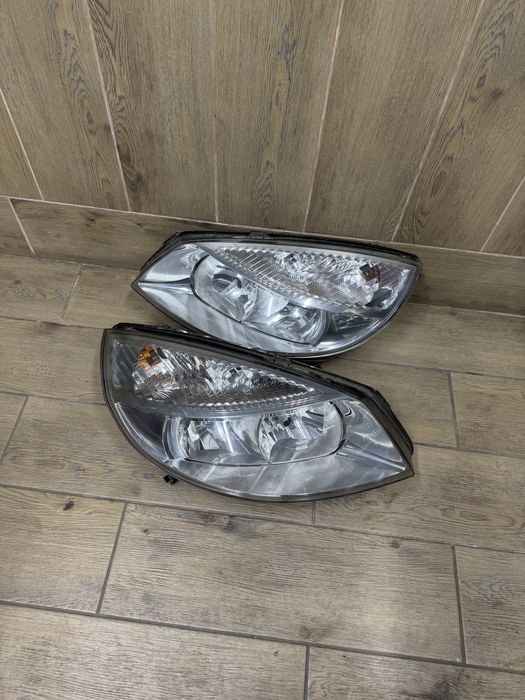 Фари Renault Scenic 2 2003-2005рік