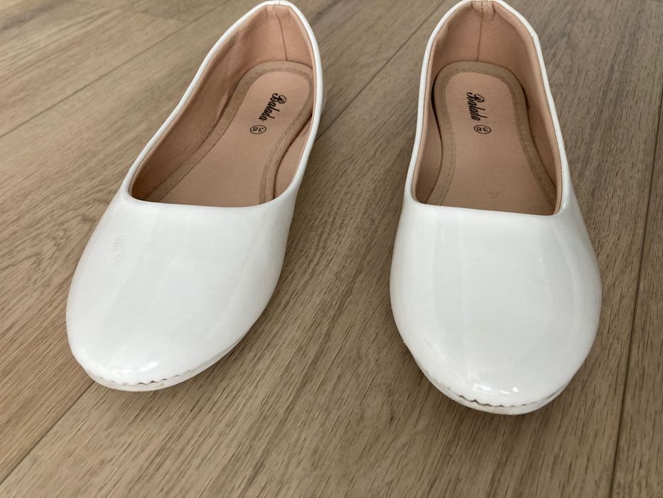 Baleriny białe lakierki rozm. 38