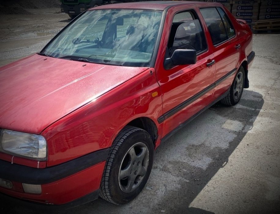 Volkswagen Vento 1994 VIN WVWZZZ1HZRW656614 фото оголошення 2 з 4