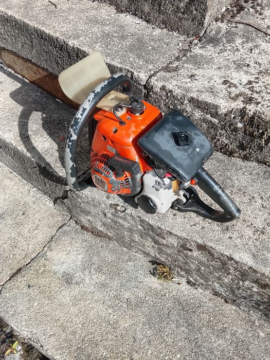 Motosserra solo antiga