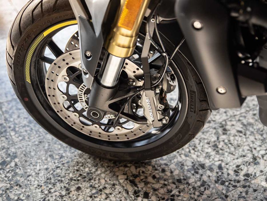 Benelli 752S em estado novo Ano 2024 com 3351 Kms e Extras