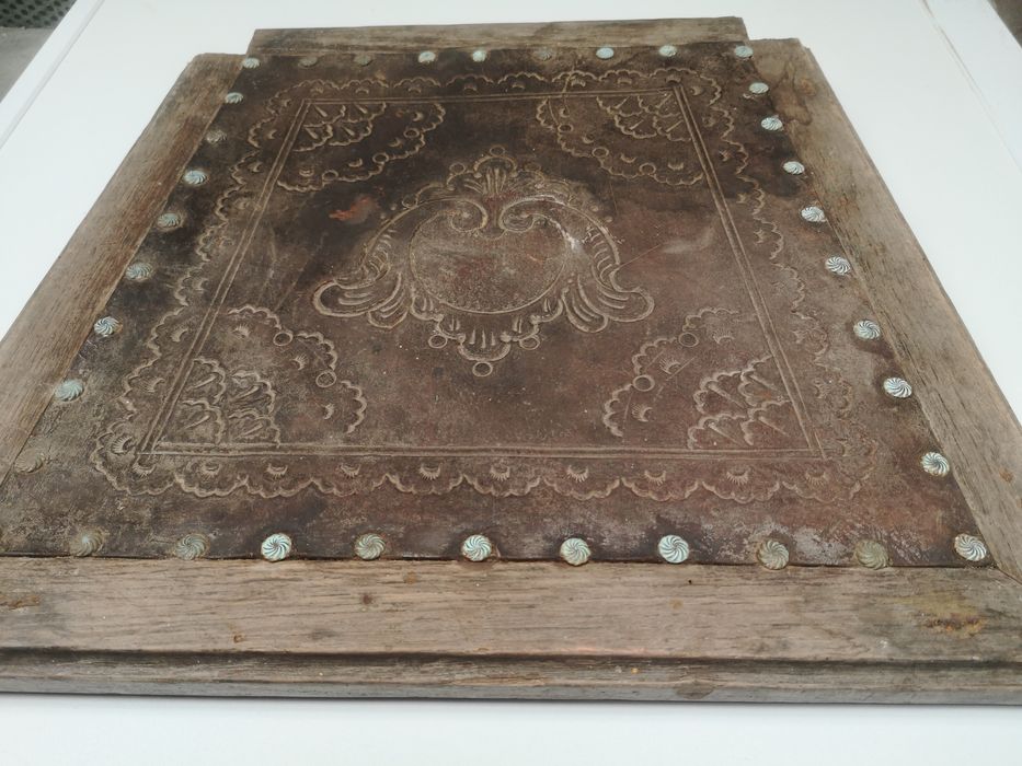 Tampo de cadeira em cabedal