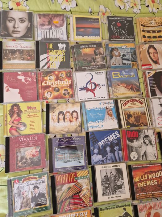 Lote de 100 CDs Música Diversa