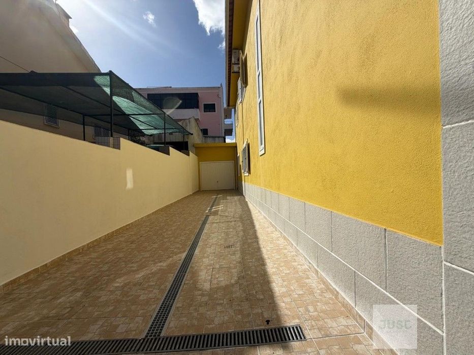 moradia t5 -bairro da milharada- Loures