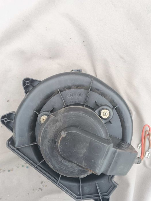 Моторчик пічки Опель омега б 1996 2.0 16v