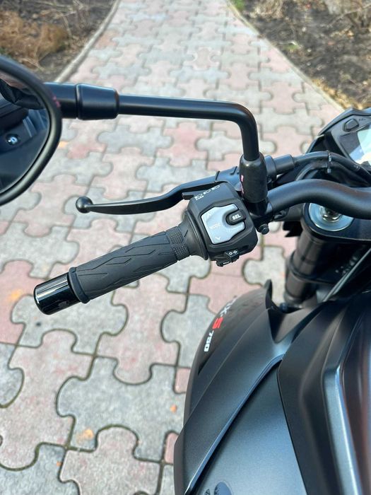 Suzuki GSX s 750