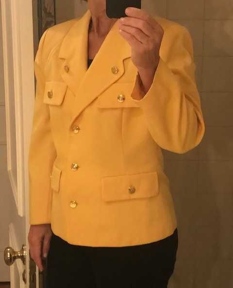 Casaco de senhora amarelo da marca de luxo Norbert Grin