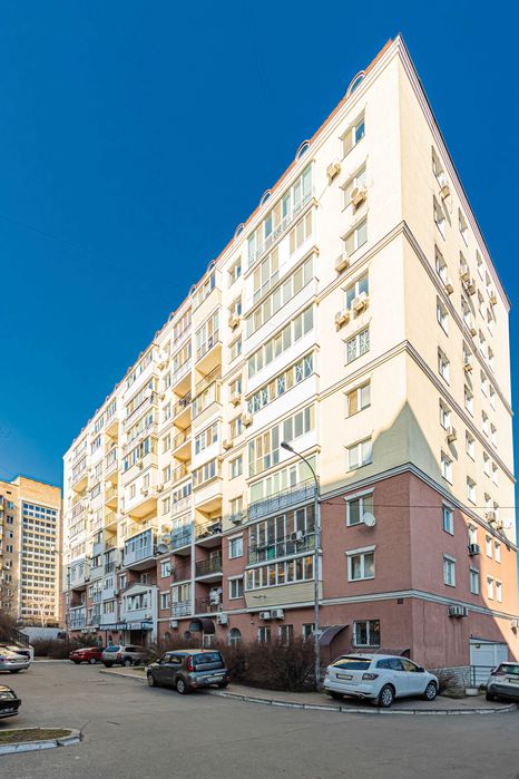 Приміщення під медичну клініку 358 м² — оренда з правом викупу | Поділ