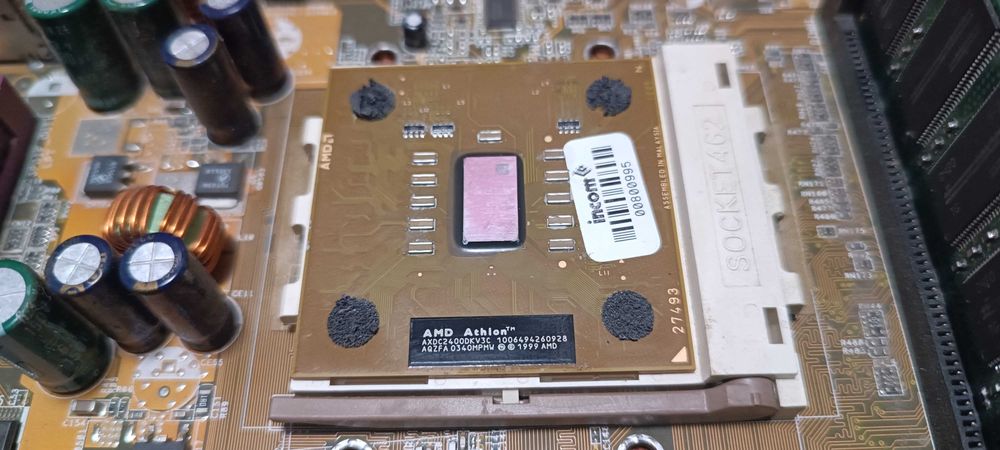 Комплект Asus a7v8x-x. amd athlon axda2400dkv3c. DDR 256mb