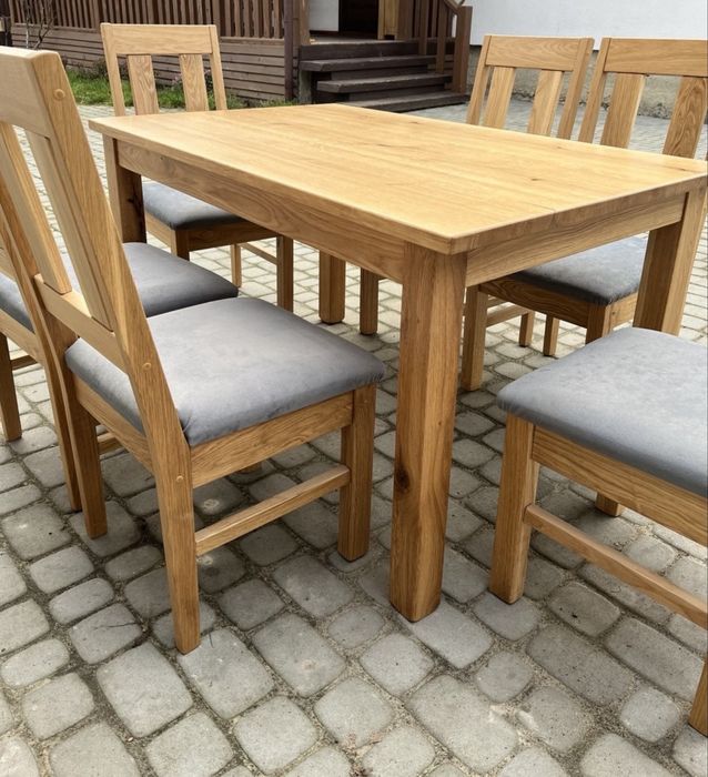 Дубовий стіл та стільці