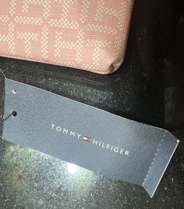 Bolsa/ porta maquiagem/ necessaire nova tommy hilfiger