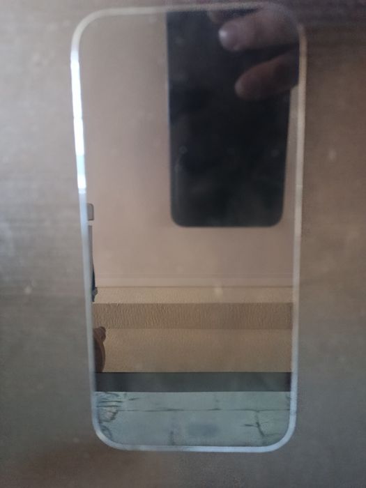 Tem um iPhone 14 pro max roxo para vender