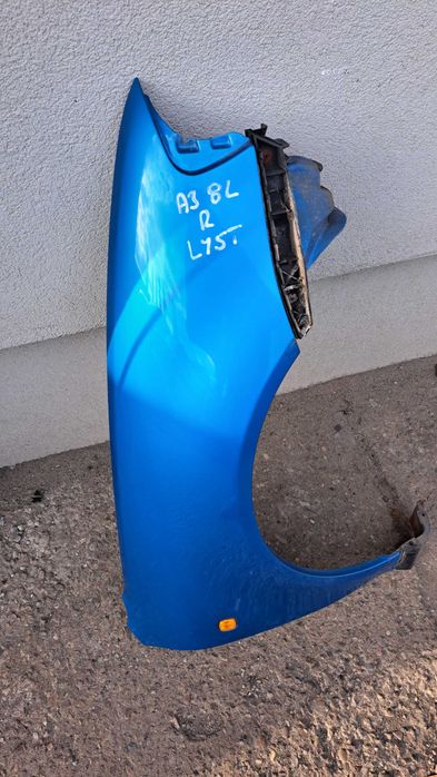 Błotnik prawy Audi A3 8L LY5T