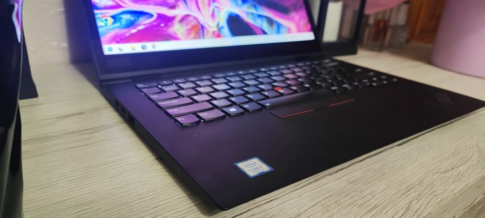 Lenovo Yoga x1-3Gen. i7-7го/Nvme 256Gb/ОЗУ 16Gb/Hd Graphics 620-2Gb