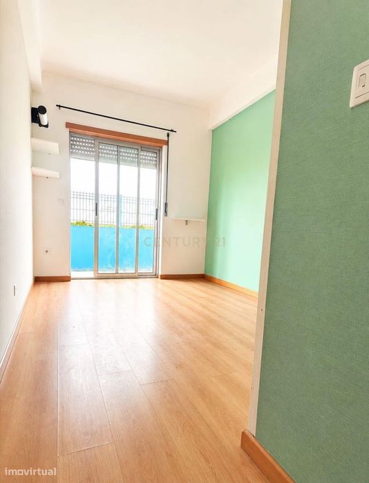 Apartamento T3 em Santo António da Charneca, Barreiro