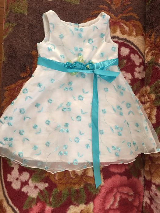 Нарядные платья на девочку