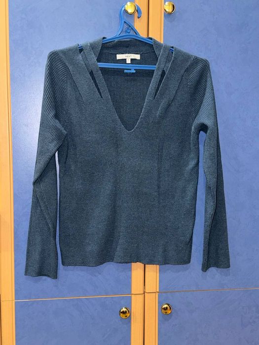 Светрик трикотажний