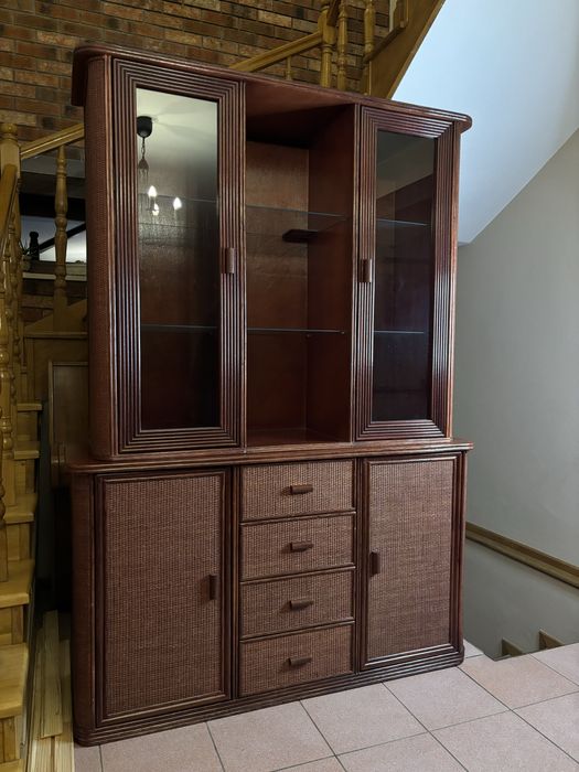 Duzy rattanowy kredens