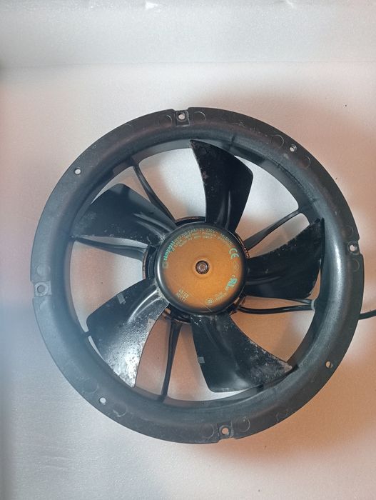 Вентилятор для вентиляции.