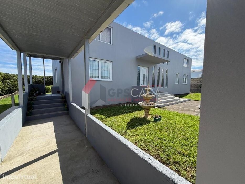 Moradia T4 com garagem – terreno de 1.936 m2