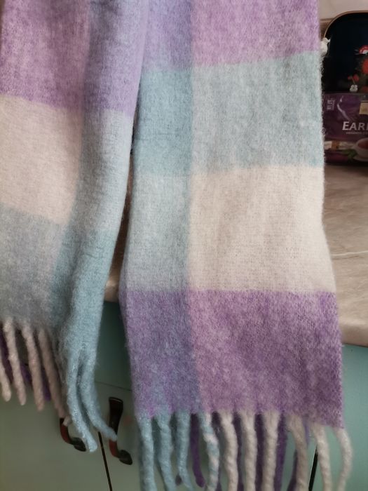 Nowy szal damski duży ciepły.