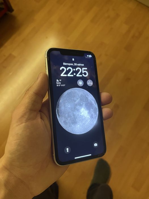Продам Ipone xr в нормальному стані срочно