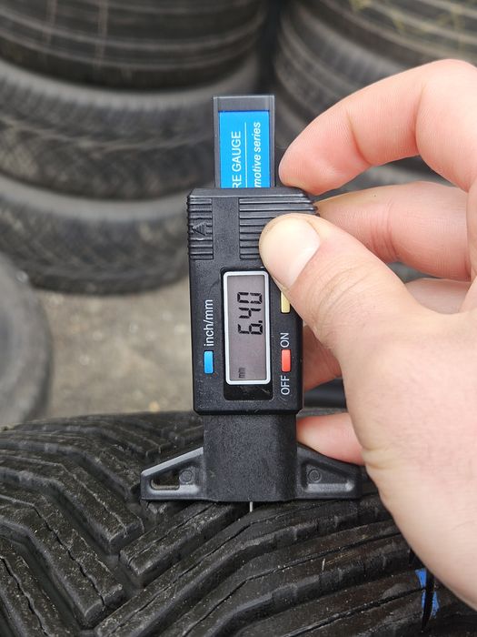 Шины БУ 235 40 R 19 Michelin cross climate 2 комплект всесезон